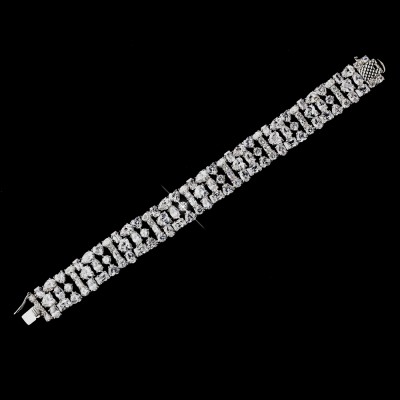 Antonia Bridal Bracelet: Luxurious Clustered Bracelet